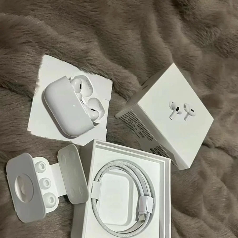 Apple AirPods Pro with White Finish